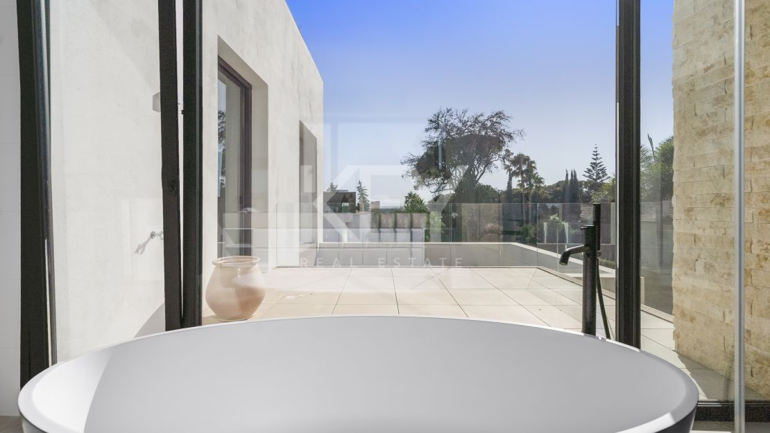 Brand new sea views villa in gated community in Golden Mile, Marbella