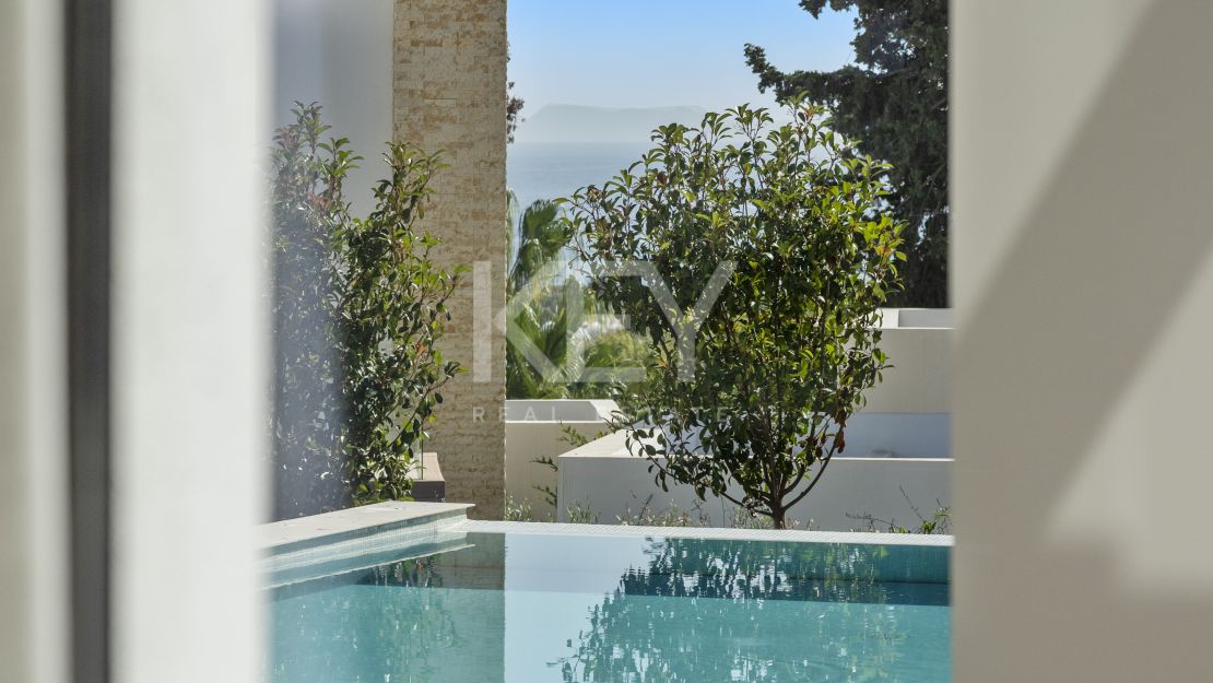 Brand new sea views villa in gated community in Golden Mile, Marbella