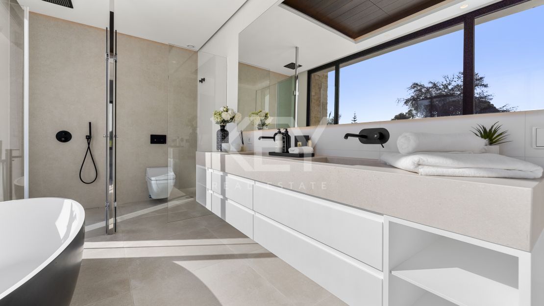 Brand new sea views villa in gated community in Golden Mile, Marbella