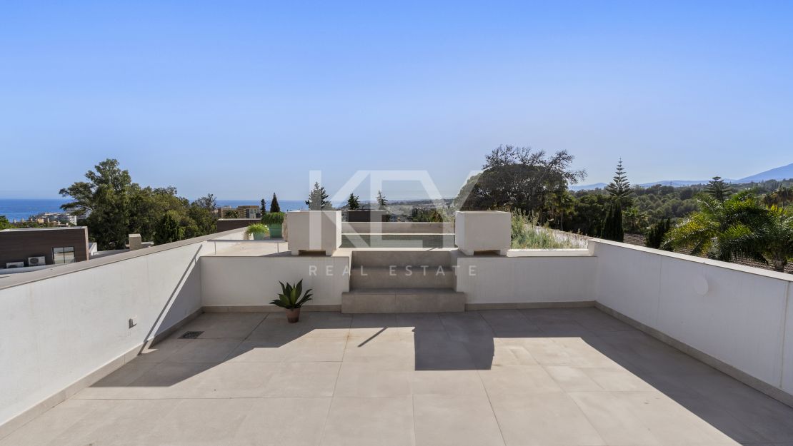 Brand new sea views villa in gated community in Golden Mile, Marbella