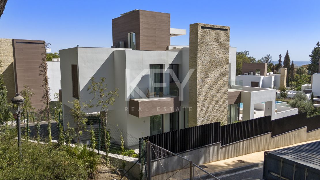 Brand new sea views villa in gated community in Golden Mile, Marbella