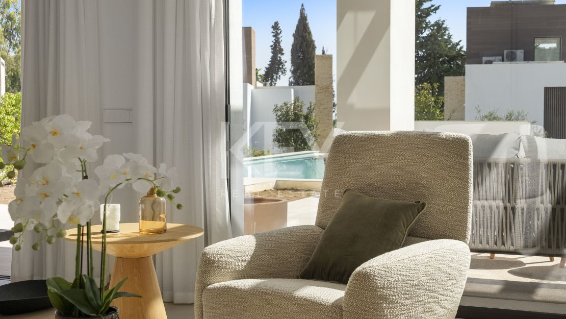 Brand new sea views villa in gated community in Golden Mile, Marbella