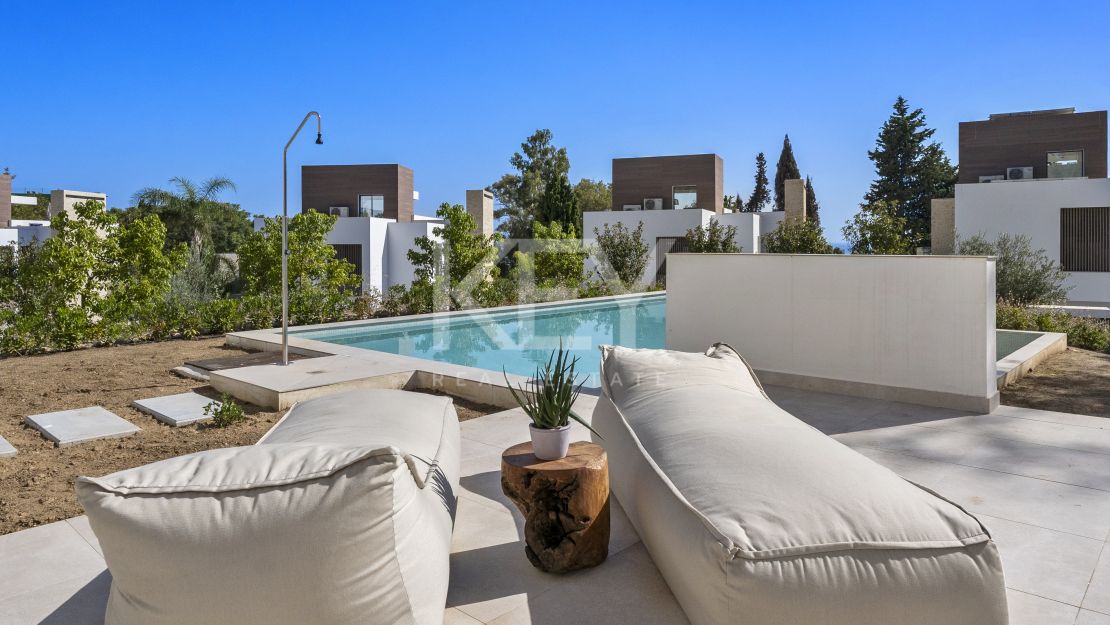 Brand new sea views villa in gated community in Golden Mile, Marbella