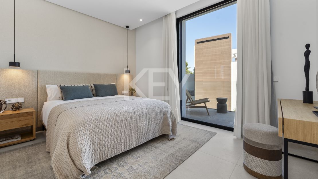 Brand new sea views villa in gated community in Golden Mile, Marbella