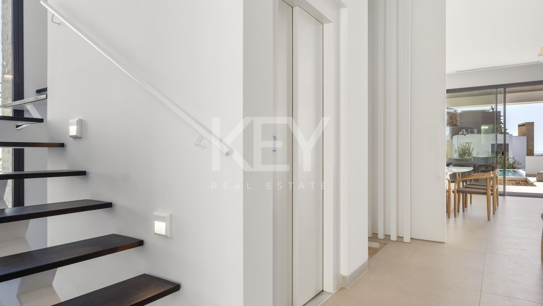 Brand new sea views villa in gated community in Golden Mile, Marbella