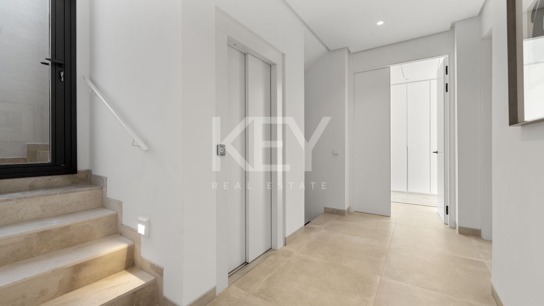 Brand new sea views villa in gated community in Golden Mile, Marbella