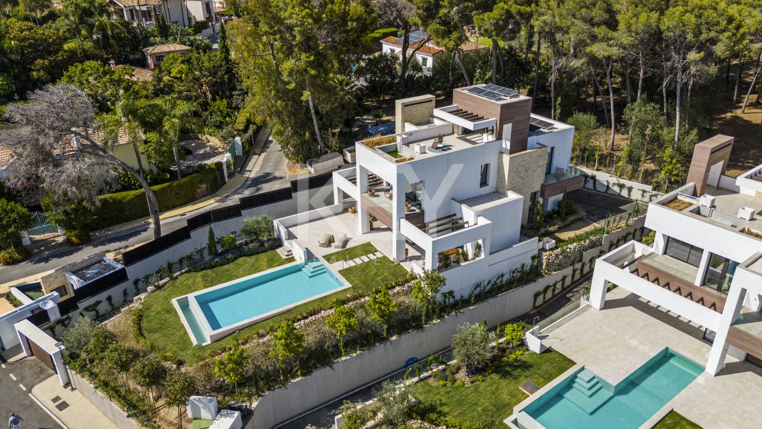 Brand new sea views villa in gated community in Golden Mile, Marbella