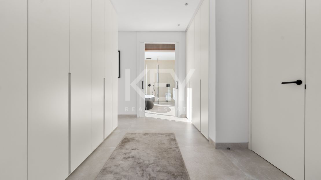 Brand new sea views villa in gated community in Golden Mile, Marbella