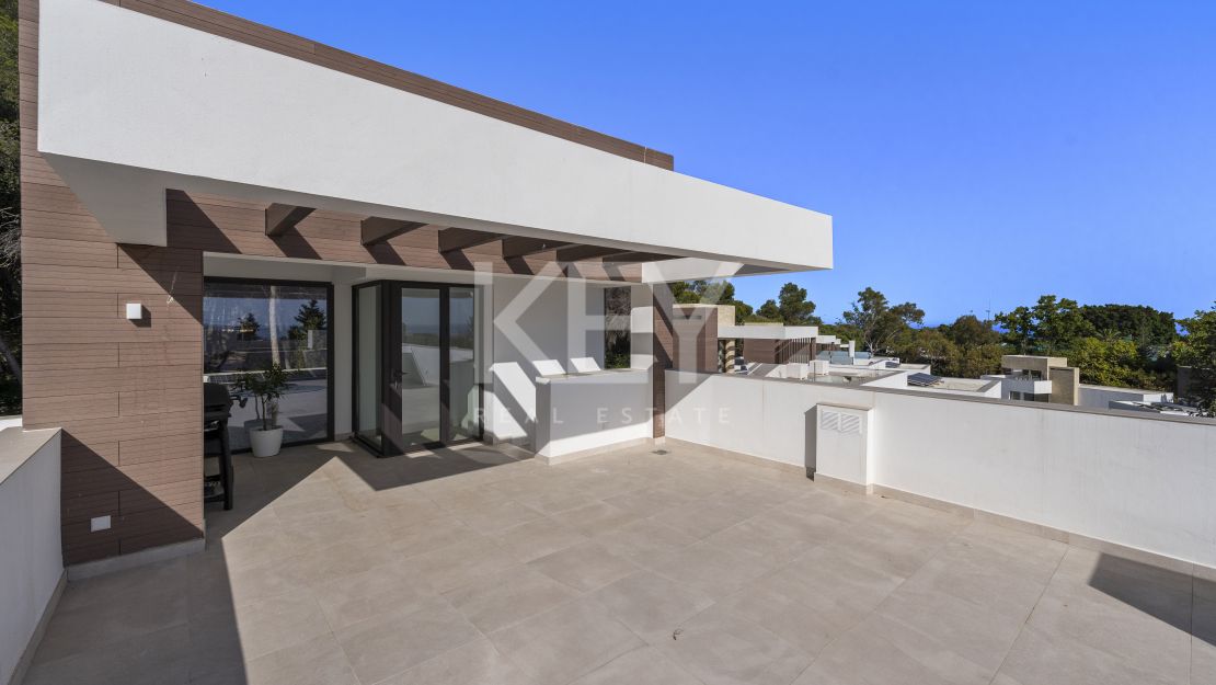 Brand new sea views villa in gated community in Golden Mile, Marbella