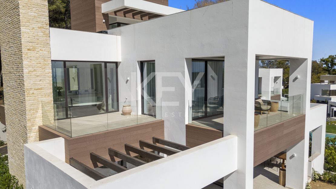 Brand new sea views villa in gated community in Golden Mile, Marbella