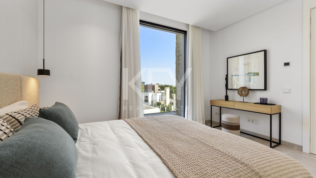 Brand new sea views villa in gated community in Golden Mile, Marbella