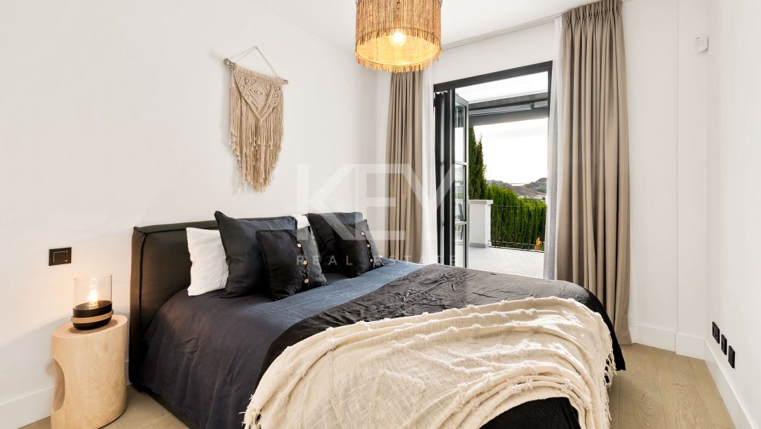 Newly renovated modern Villa for sale and holiday rental in Benahavis