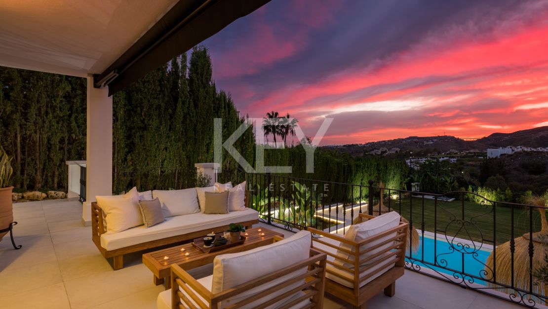 Newly renovated modern Villa for sale and holiday rental in Benahavis