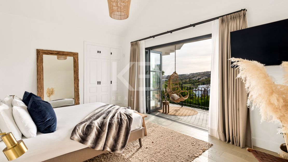 Newly renovated modern Villa for sale and holiday rental in Benahavis