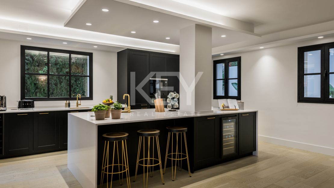 Newly renovated modern Villa for sale and holiday rental in Benahavis