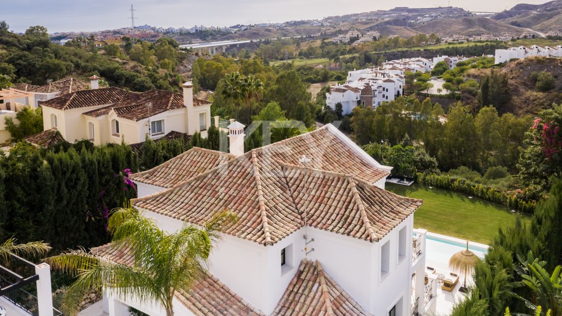 Newly renovated modern Villa for sale and holiday rental in Benahavis