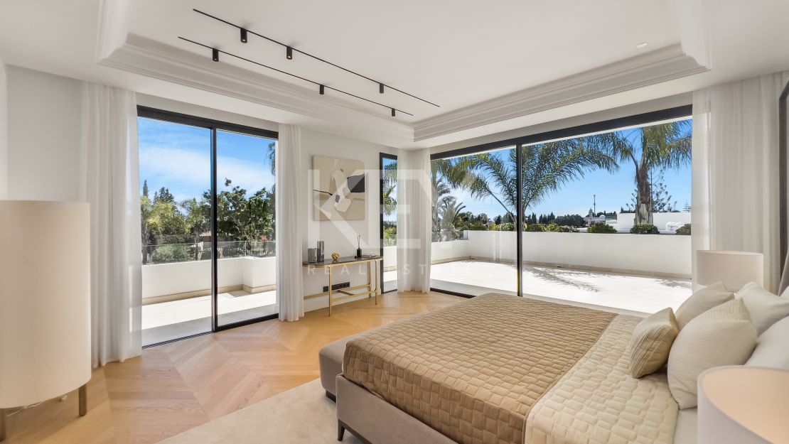 Sea views luxury villa for sale in Lomas de Marbella Club, Golden Mile