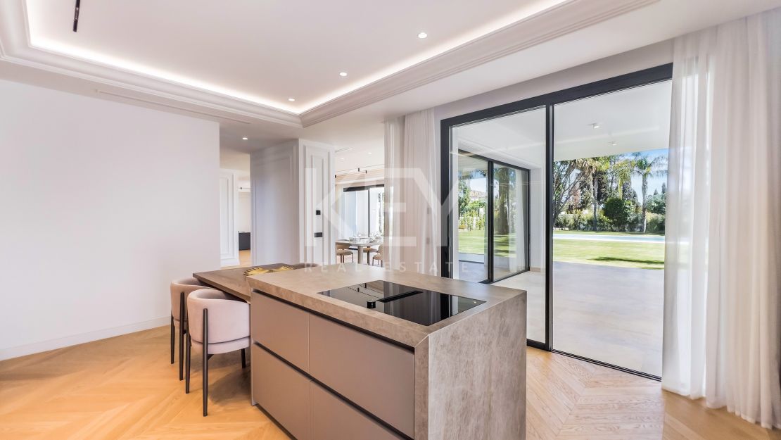 Sea views luxury villa for sale in Lomas de Marbella Club, Golden Mile