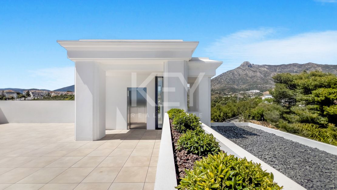 Sea views luxury villa for sale in Lomas de Marbella Club, Golden Mile