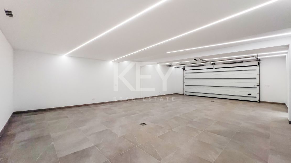 Sea views luxury villa for sale in Lomas de Marbella Club, Golden Mile