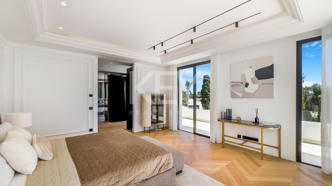 Sea views luxury villa for sale in Lomas de Marbella Club, Golden Mile