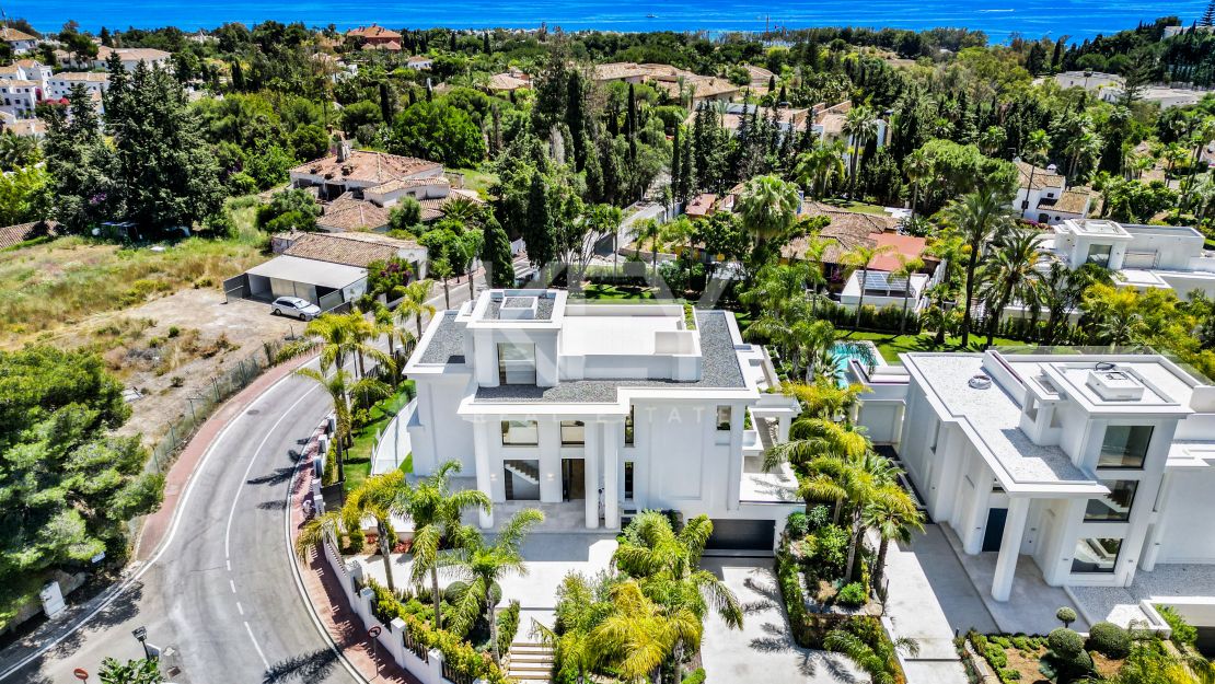 Sea views luxury villa for sale in Lomas de Marbella Club, Golden Mile