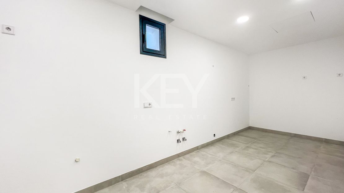 Sea views luxury villa for sale in Lomas de Marbella Club, Golden Mile