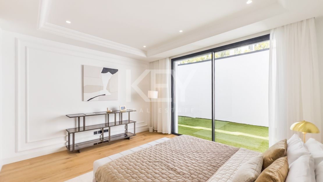 Sea views luxury villa for sale in Lomas de Marbella Club, Golden Mile