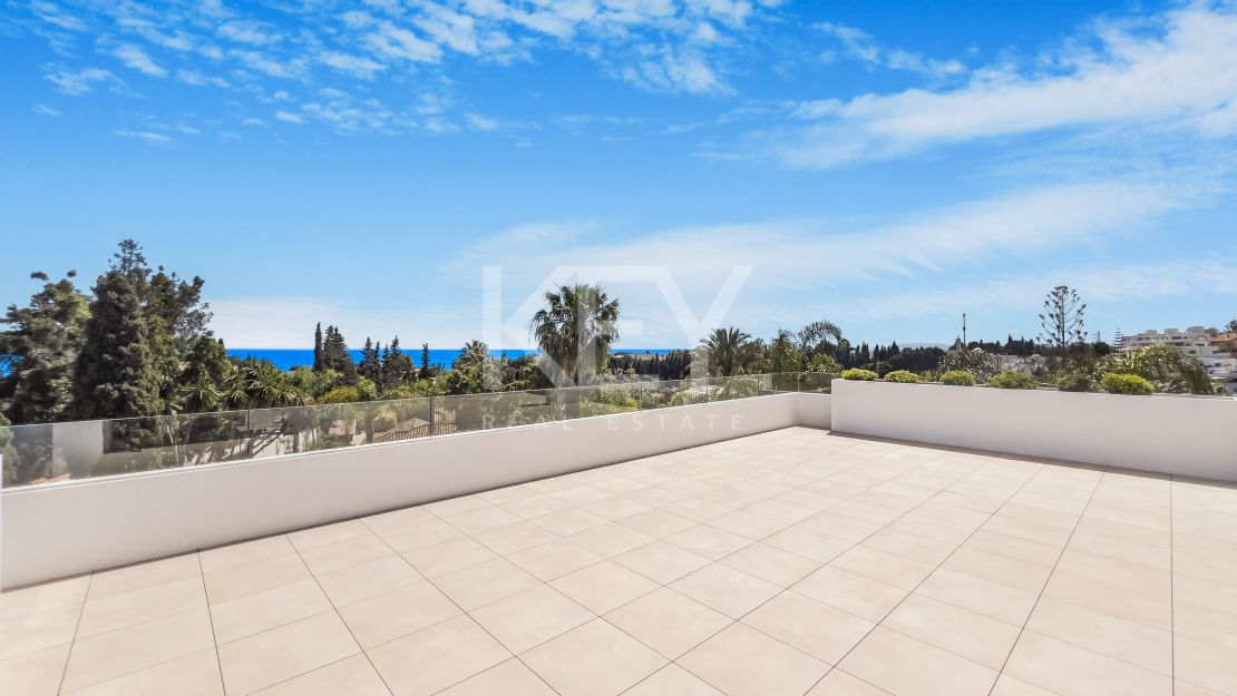 Sea views luxury villa for sale in Lomas de Marbella Club, Golden Mile