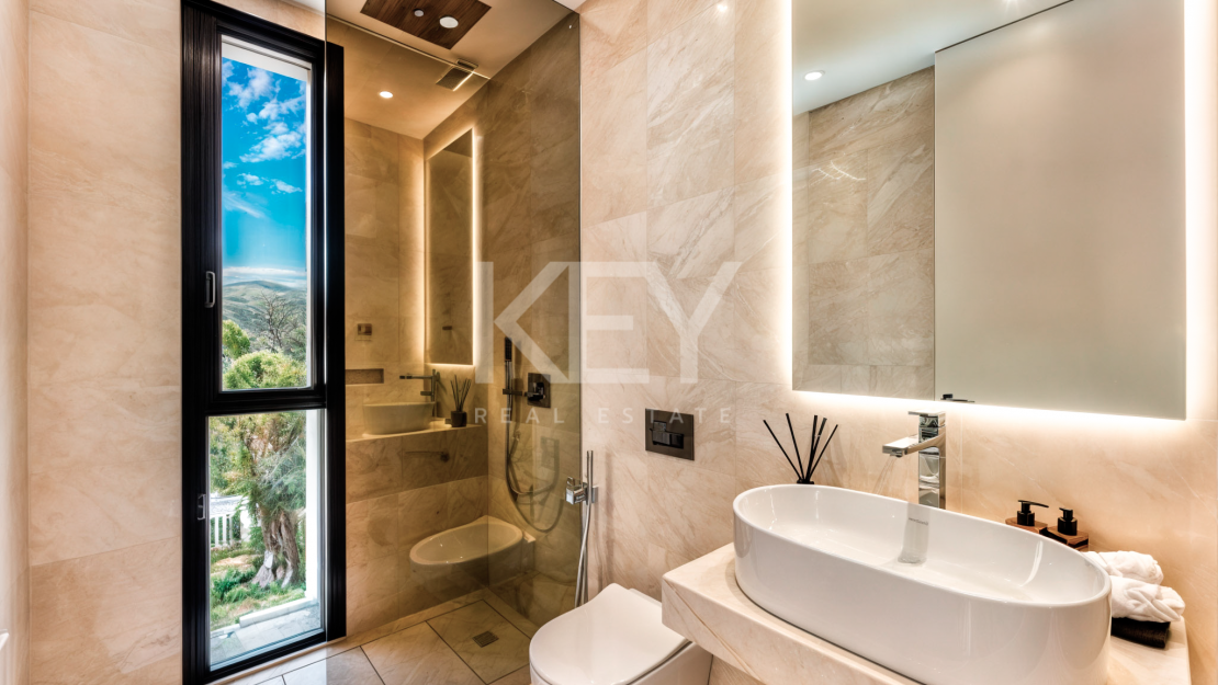 Sea views luxury villa for sale in Lomas de Marbella Club, Golden Mile