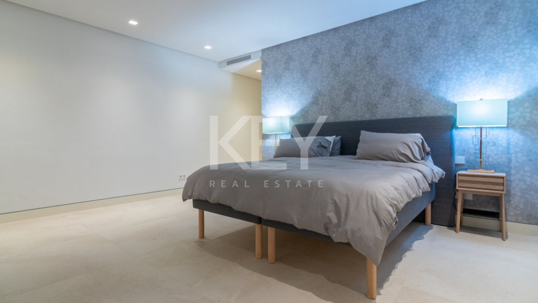 Villa Alejandria: A Short-Term Retreat Close to the Beach on Marbella's Prestigious Golden Mile