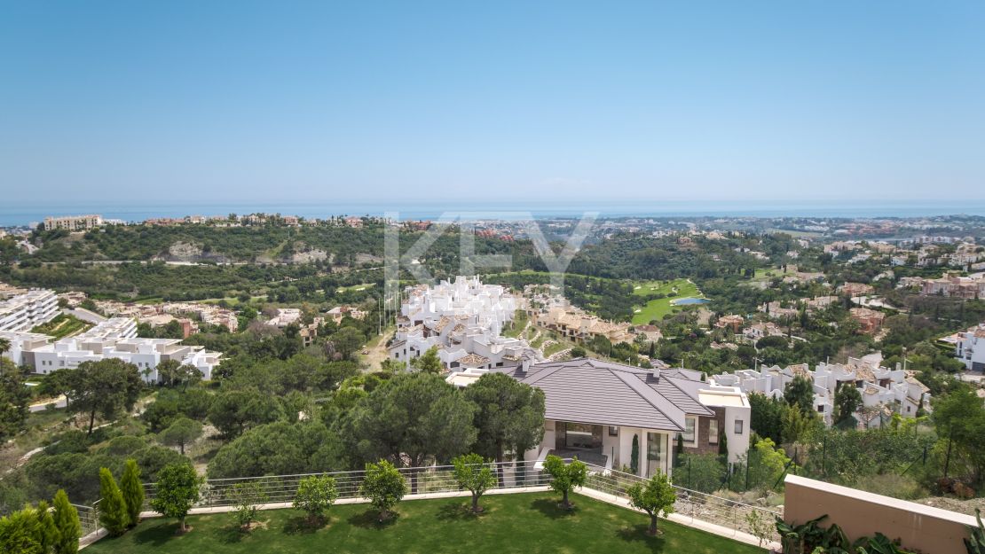 Modern villa for sale in Benahavis