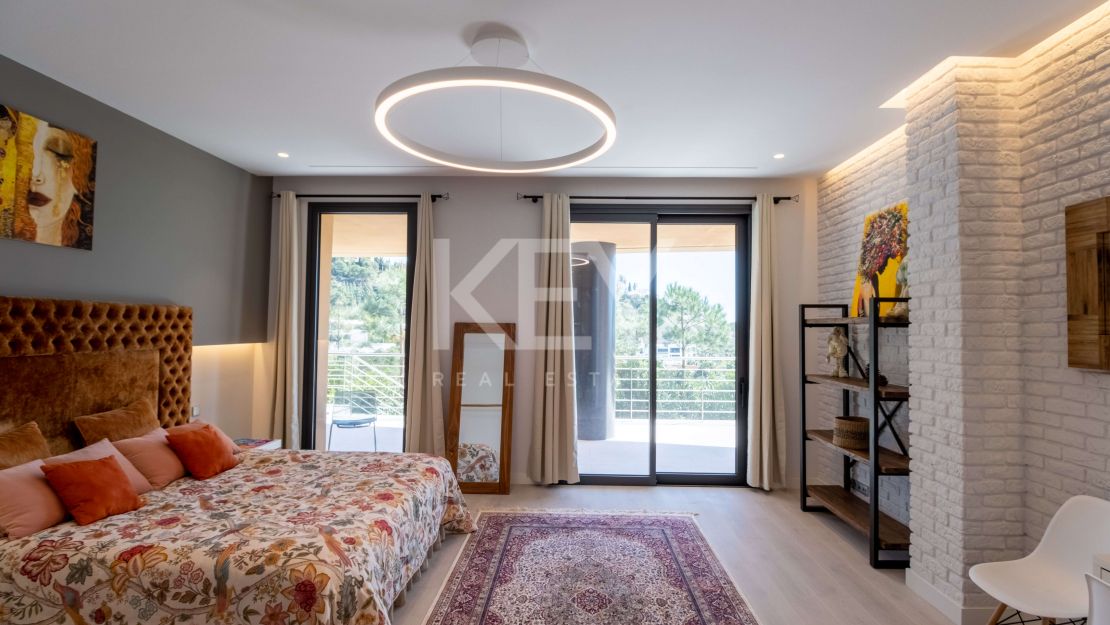 Modern villa for sale in Benahavis