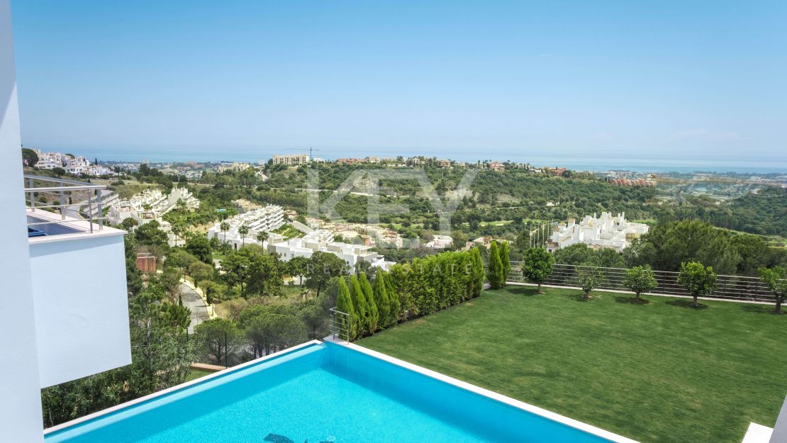Modern villa for sale in Benahavis