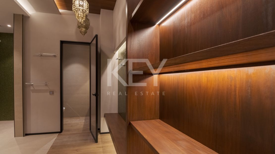 Modern villa for sale in Benahavis