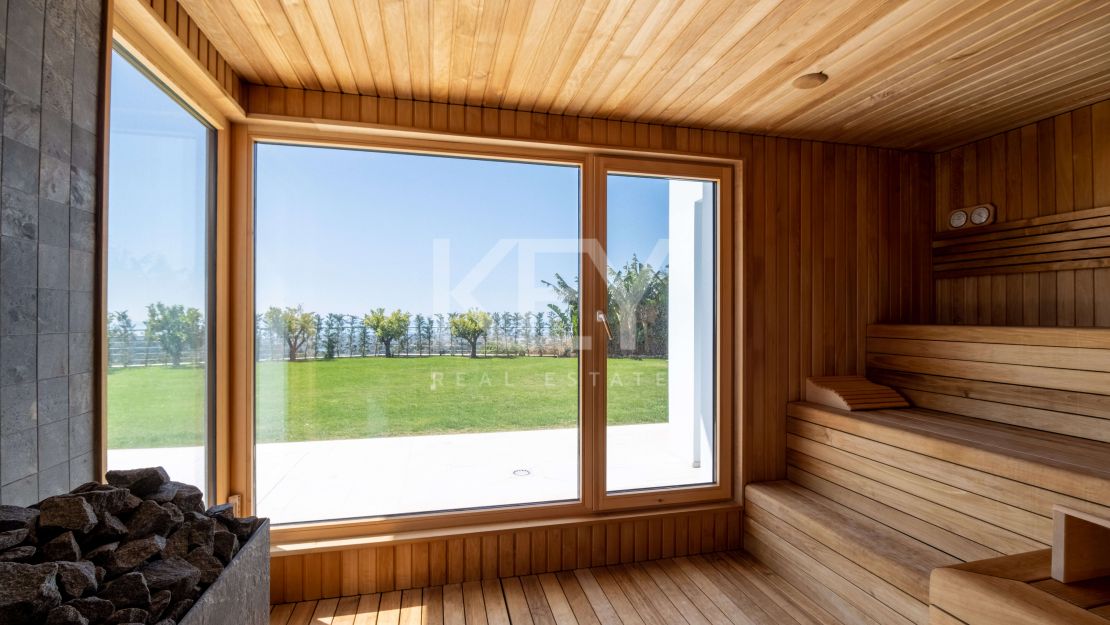 Modern villa for sale in Benahavis