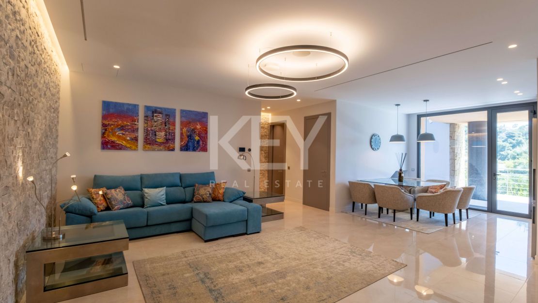 Modern villa for sale in Benahavis