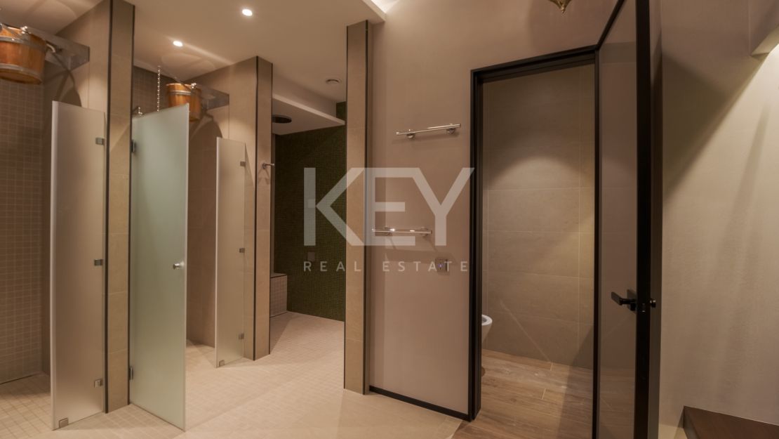 Modern villa for sale in Benahavis