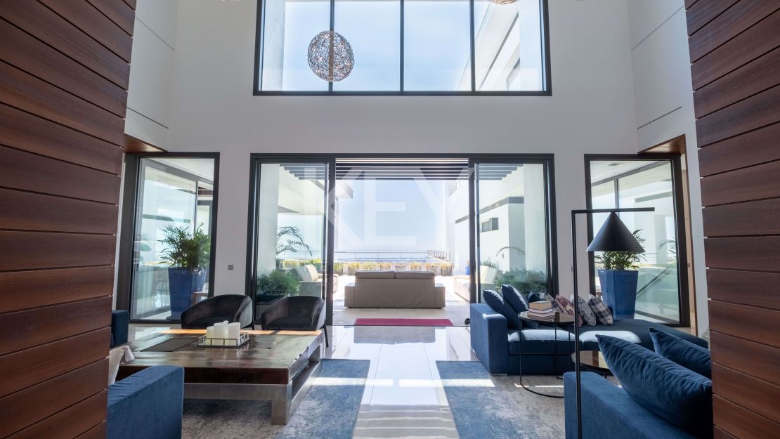 Modern villa for sale in Benahavis