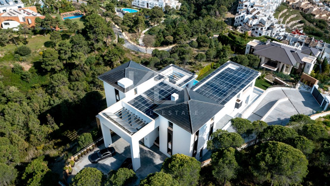 Modern villa for sale in Benahavis