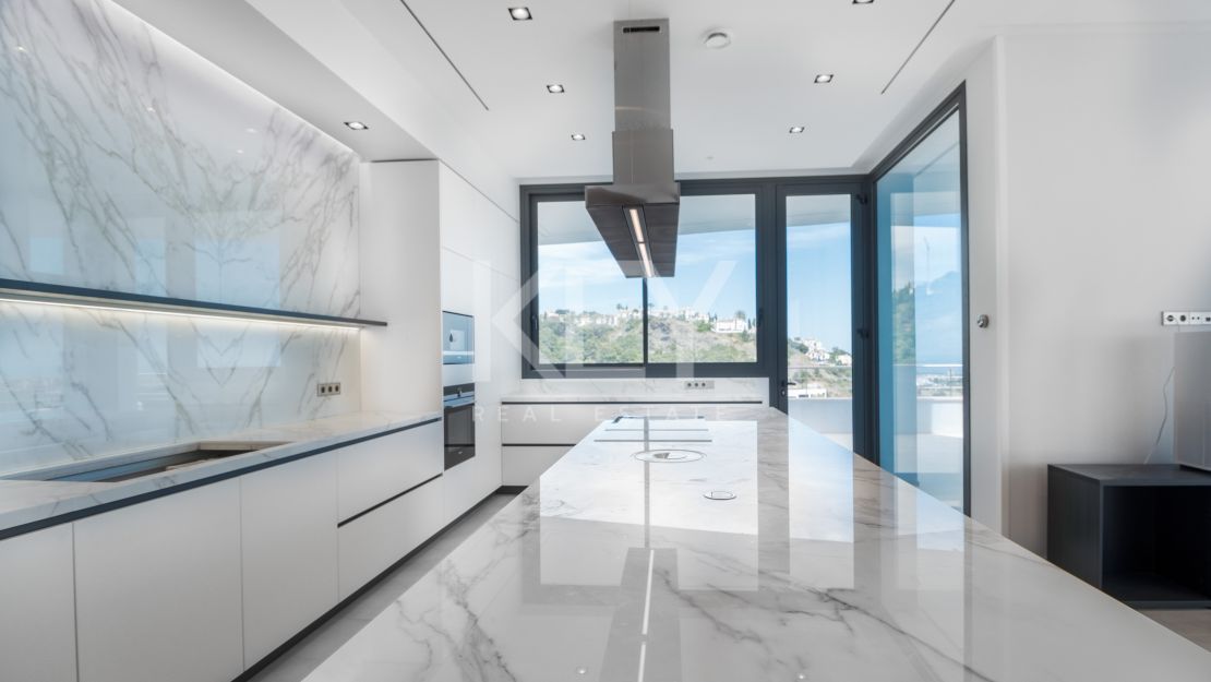 Modern villa for sale in Benahavis