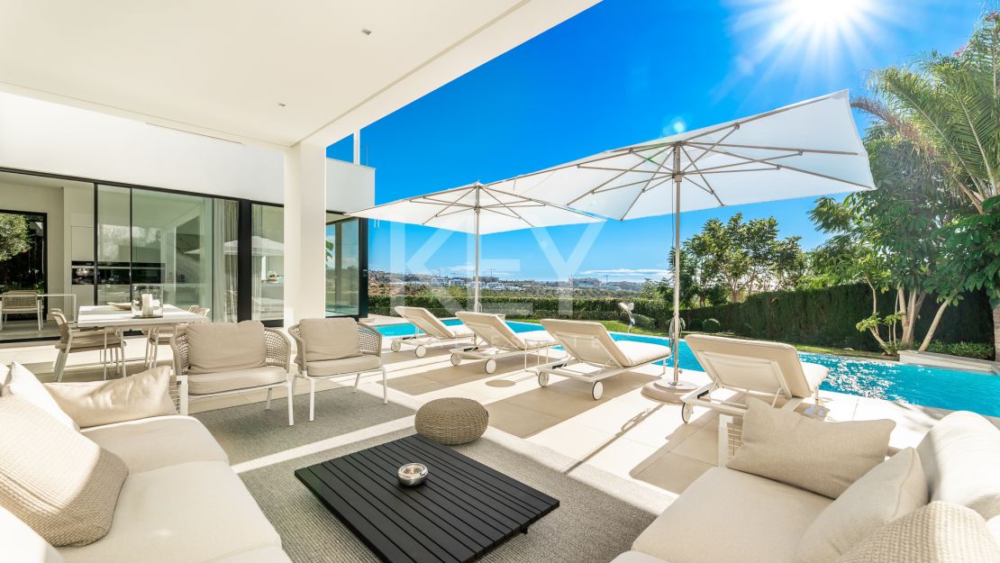Modern Villa with panoramic sea views in Rio Real, Marbella East