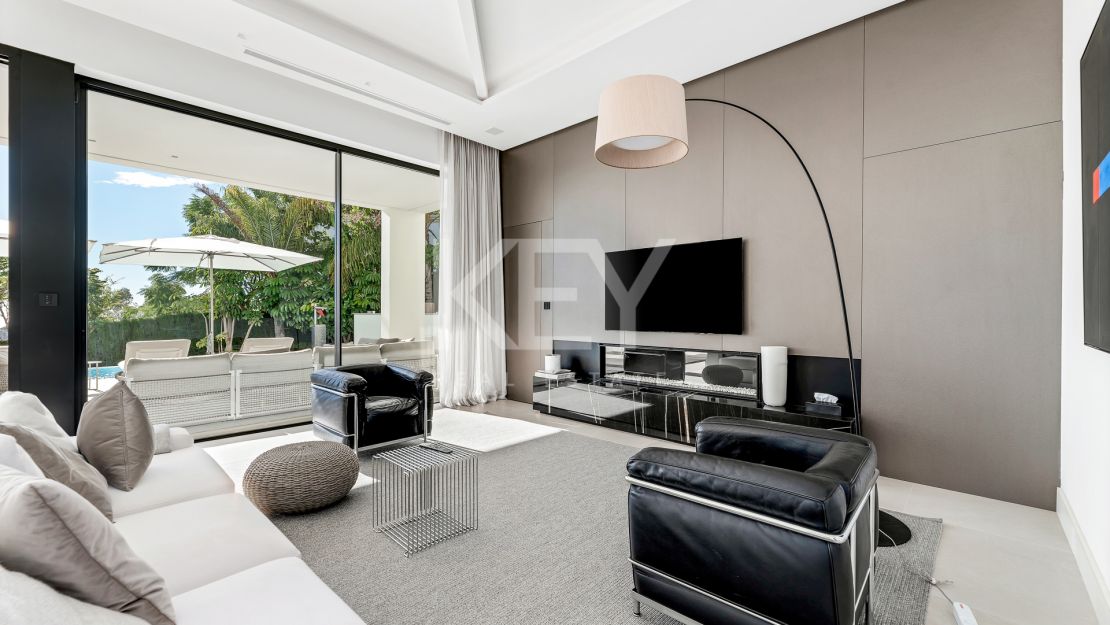 Modern Villa with panoramic sea views in Rio Real, Marbella East