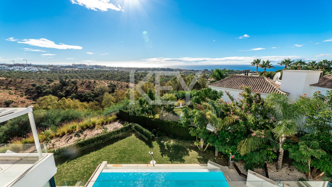 Modern Villa with panoramic sea views in Rio Real, Marbella East