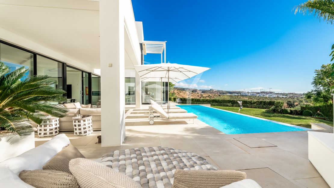 Modern Villa with panoramic sea views in Rio Real, Marbella East