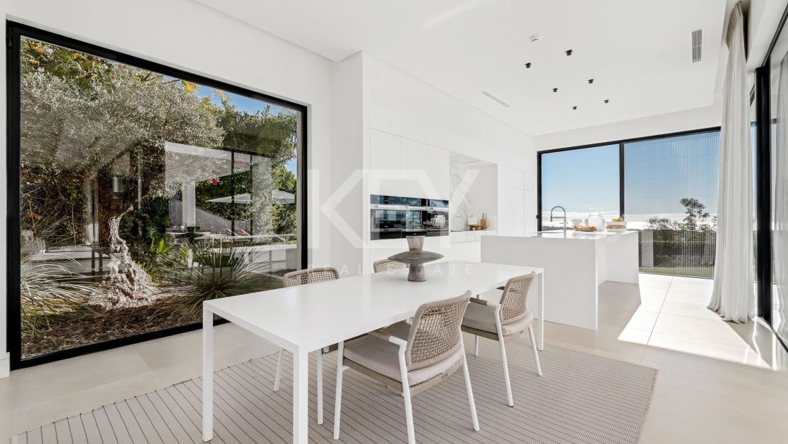 Modern Villa with panoramic sea views in Rio Real, Marbella East