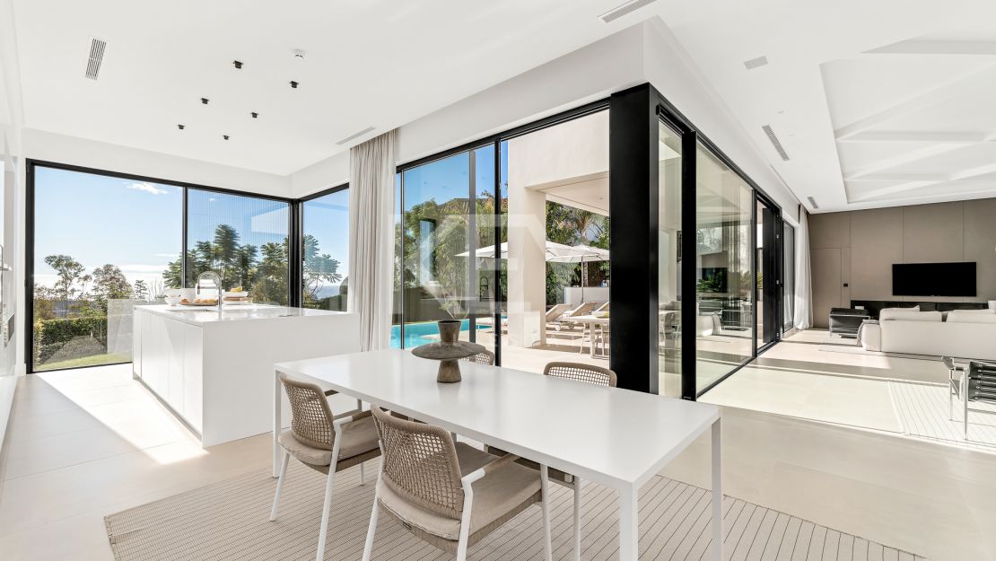 Modern Villa with panoramic sea views in Rio Real, Marbella East