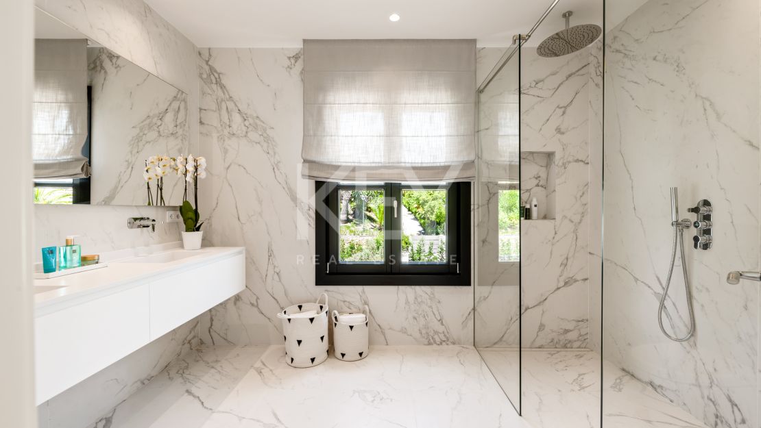 Elegant villa in La Cerquilla, Nueva Andalucia