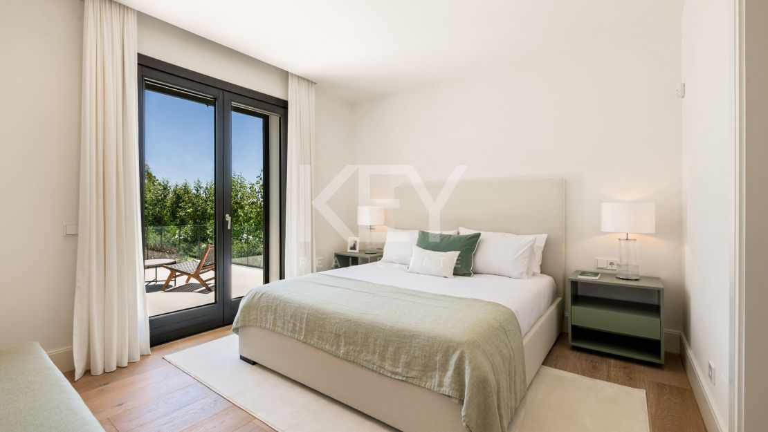 Elegant villa in La Cerquilla, Nueva Andalucia