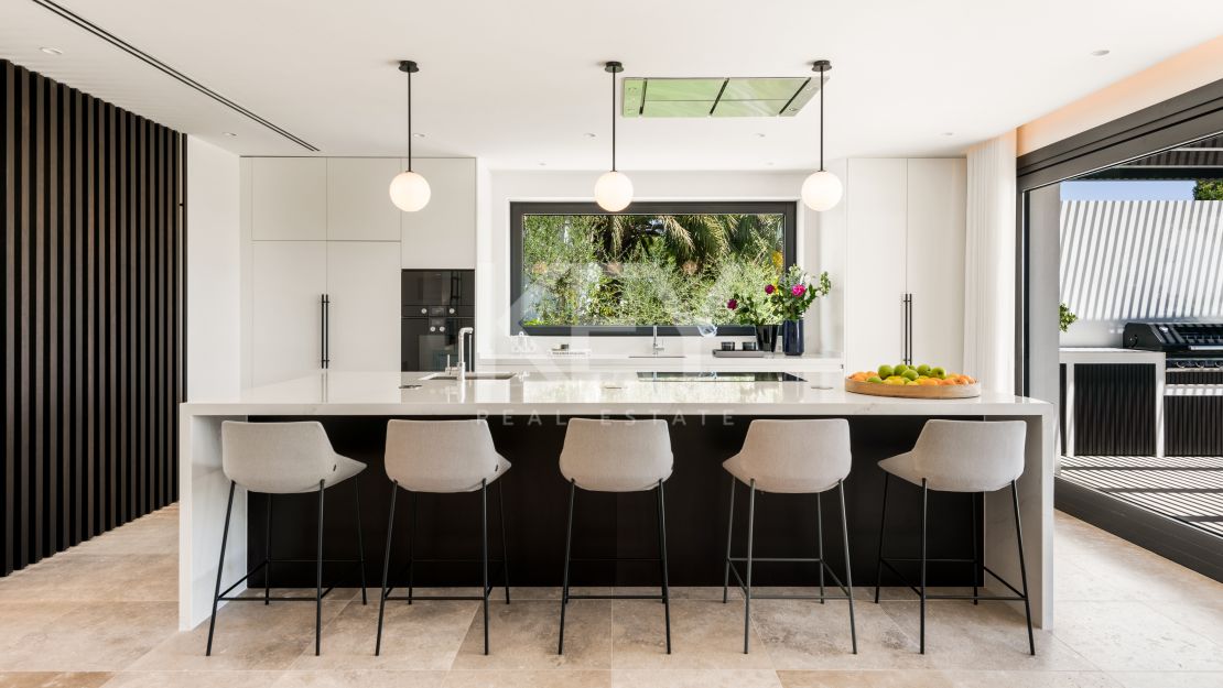 Elegant villa in La Cerquilla, Nueva Andalucia